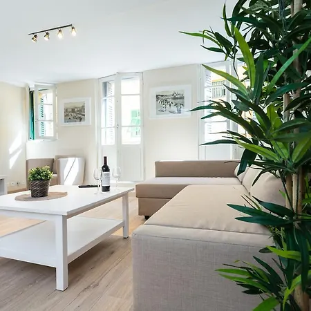 The Napoleon-2-Br Old Town + Terrace Appartamento *
